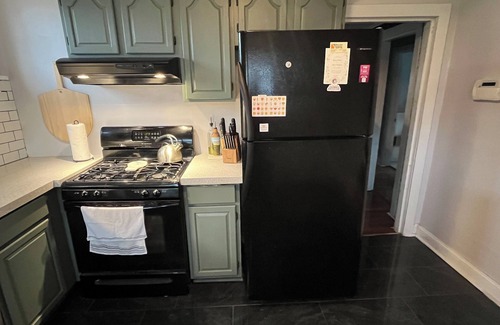 The Southampton House | Cozy Home 3-bedroom house with WiFi, AC in delightful St. Louis