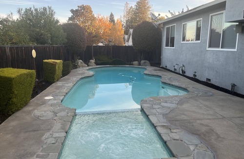 Pleasanton House | Cozy home 5 minutes from downtown, located in the heart of Pleasanton