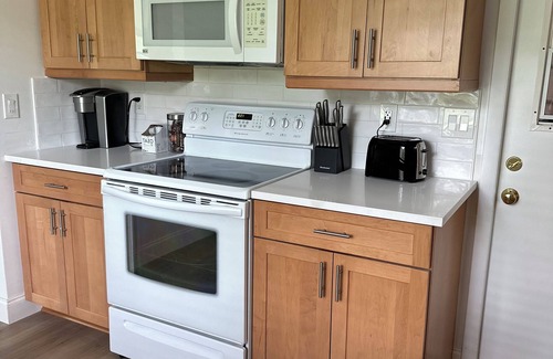 Largo House | Cozy home and minutes from the beaches