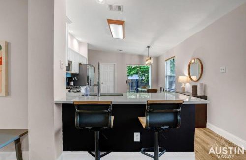 Olympic Heights House | Cozy Home away from Home, Quiet Office, King Bed