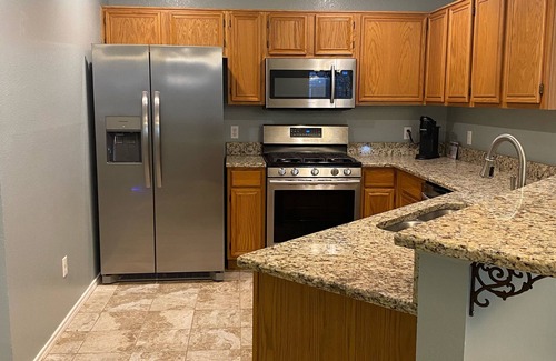 Waxahachie House | Cozy Home Away from Home