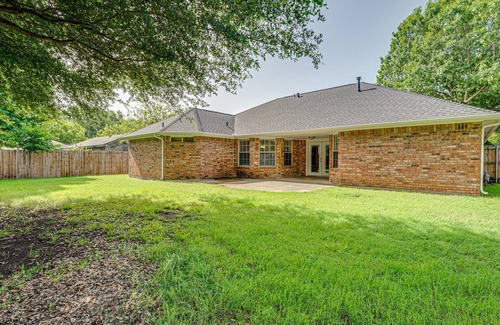Waxahachie House | Cozy Home Away from Home