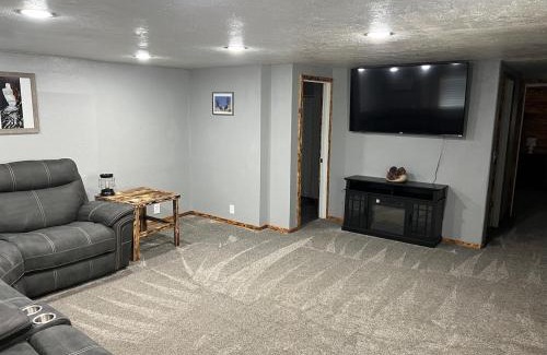 Glendale House | Cozy Home Between Zion & Bryce