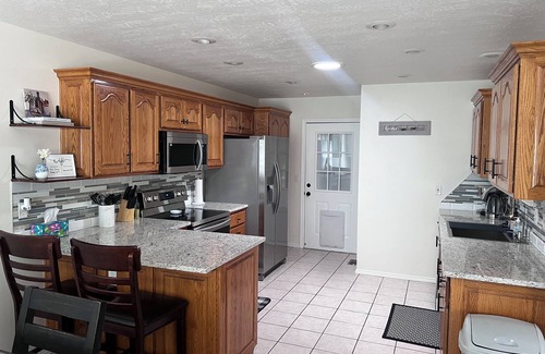 Springfield House | Cozy Home By CoxHealth Medical Center in Springfield