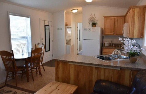 Gardiner House | Cozy Home by Yellowstone River Confluence.