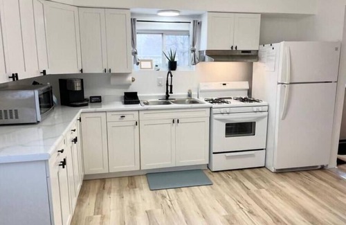 Port Clinton House | Cozy home close to jet and downtown