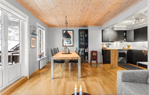 Ljosland House | Cozy Home In Åseral With House Sea View