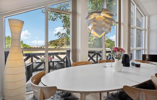 Hvidbjerg Strand House | Cozy Home In Børkop With Wifi