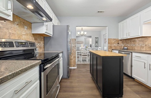 Bentonville House | Cozy home in Bentonville - easy commute to downtown and XNA