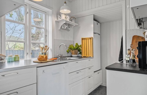 Bjert House | Cozy home in Bjert with house sea view