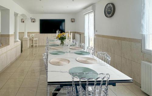 Blois House | Cozy Home In Blois With Wifi