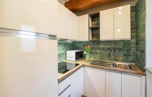 Castel Focognano House | Cozy Home In Castel Focognano With Wifi