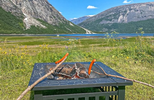Narvik House | Cozy home in Elvegard with sauna
