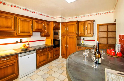 Bourg-Saint-Andeol House | Cozy home in Bourg Saint Andéol