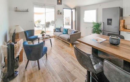 LʼAiguillon-sur-Mer House | Cozy Home In L'aiguillon La Presqu'ile