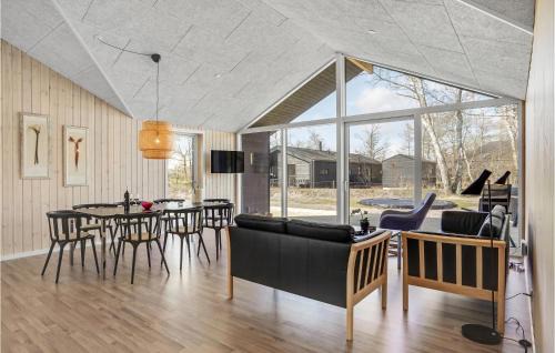Grena Strand House | Cozy Home In Grenaa With Kitchen