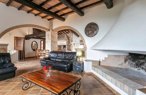 Guardea House | Cozy home in Guardea TR