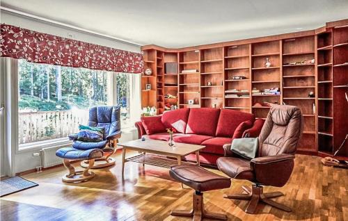 Orust Municipality House | Cozy Home In Henån With Sauna