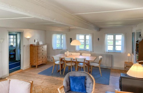 Horslunde House | Cozy Home In Horslunde With Wifi