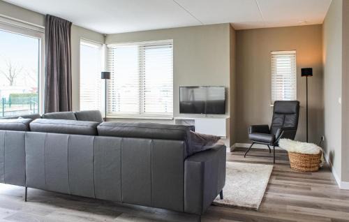 Idskenhuizen House | Cozy Home In Idskenhuizen With Wifi