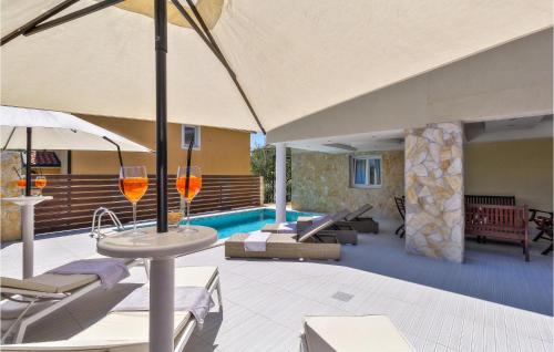 Kastel House | Cozy Home In Kastel With Wifi