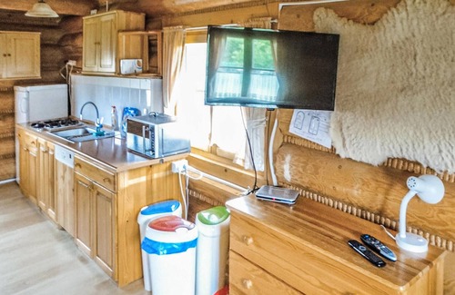 Kopalino House | Cozy home in Kopalino with kitchen