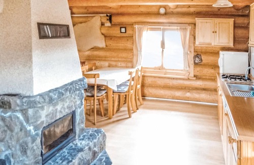 Kopalino House | Cozy home in Kopalino with kitchen