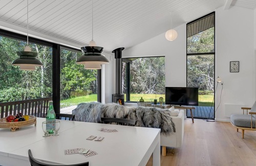 Læsø House | Cozy home in Læsø with kitchen