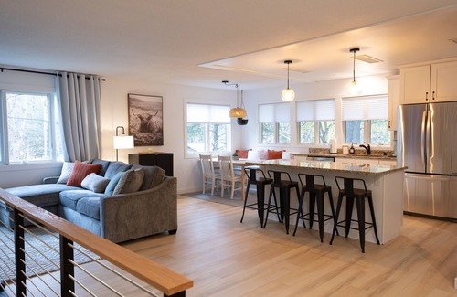 Lake St. Croix Beach House | Cozy Home in Lakeland near Lake St. Croix and Ski Slopes