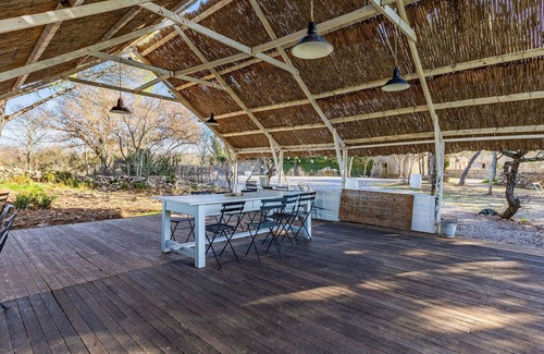 Rouet House | Cozy home in LE ROUET with WiFi