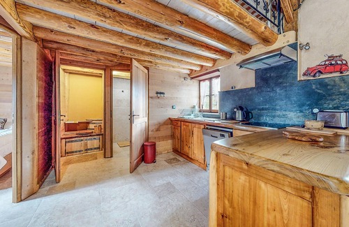 Les Fosses House | Cozy home in LES FOSSES with kitchen