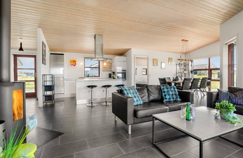 Nr. Lyngby House | Cozy home in Løkken with sauna