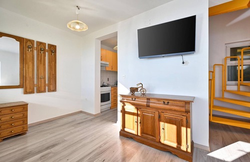 Novi Marof House | Cozy home in Madzarevo with kitchen