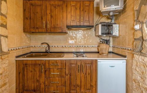 Mecina Bombaron House | Cozy Home In Mecina Bombarón