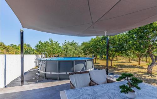 Pomer House | Cozy Home In Medulin With Kitchen
