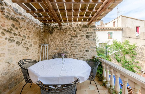 Montbazin House | Cozy home in MONTBAZIN with WiFi