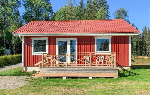 Nassjo Municipality House | Cozy Home In Nässjö With House Sea View
