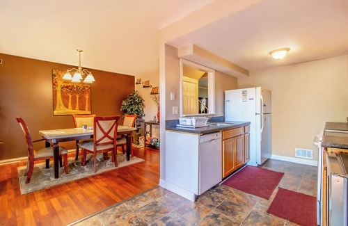 Newark House | Cozy Home In Newark DE