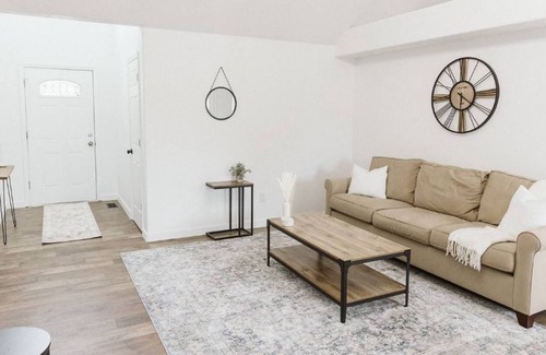 Ozark House | Cozy Home in Ozark, MO IDEAL LOCATION
