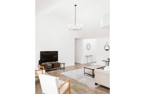 Ozark House | Cozy Home in Ozark, MO IDEAL LOCATION