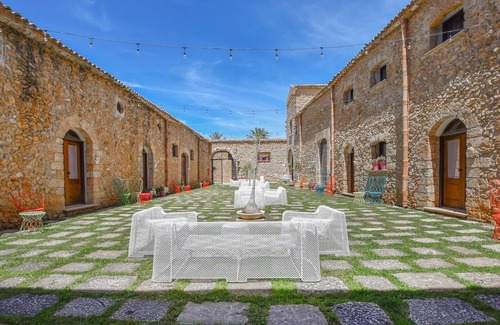 Partinico House | Cozy home in Partinico with WiFi