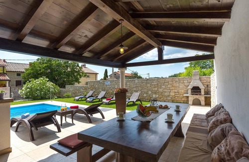 Visnjan House | Cozy home in Porec with sauna