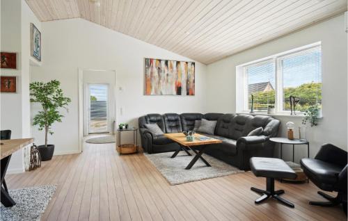 Tranebjerg House | Cozy Home In Samsø With Kitchen