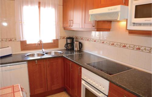 Ses Covetes House | Cozy Home In Ses Covetes With Wifi