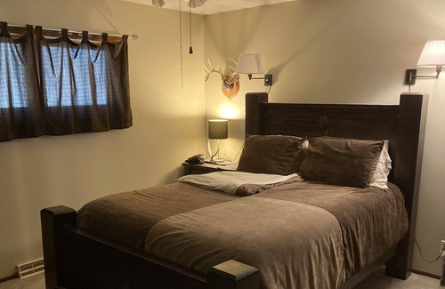 Glenwood House | Cozy home in small town Iowa. Great location near downtown Glenwood.