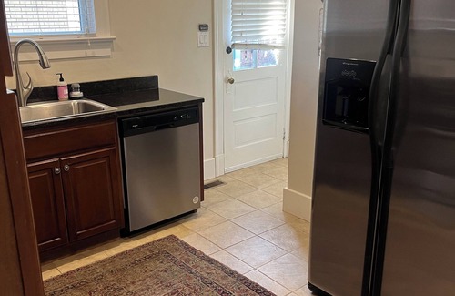 St. Matthews House | Cozy home in St. Matthews, 2 bedrooms, 2 bathrooms