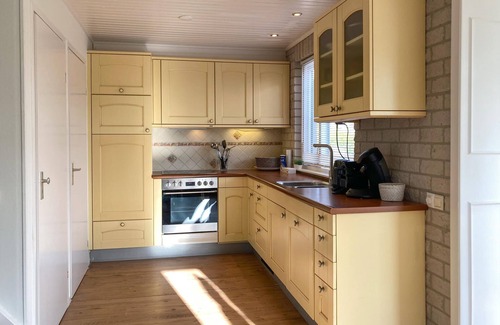 Stavenisse House | Cozy home in Stavenisse with sauna