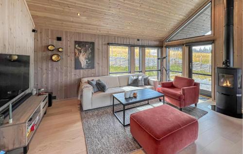 Skeikampen House | Cozy Home In Svingvoll With House A Mountain View