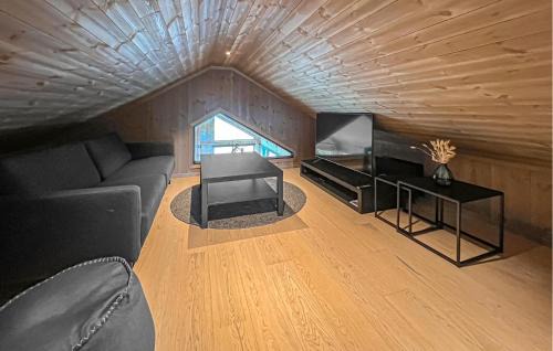 Skeikampen House | Cozy Home In Svingvoll With House A Mountain View