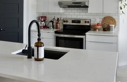 Fort Gary House | Cozy Home in the Suburbs